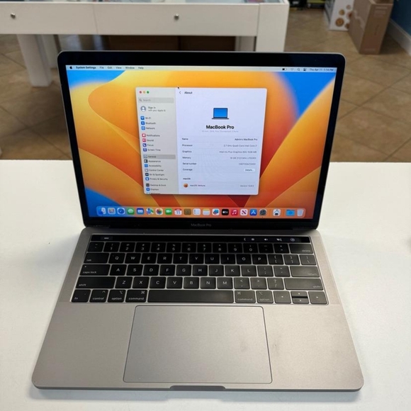 MacBook Pro 13inch TouchBar i7/16/512ssd with Final Cut & Logic Pro
